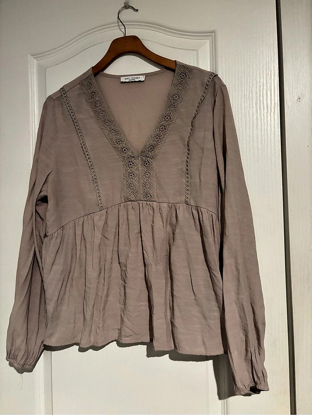 Emily Daniels Gathered Blouse Size Large Like New